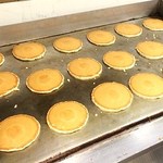 ハワイアンパンケーキハウス パニラニ - パンケーキ専用の巨大グリドルで注文が入ってから焼き上げる