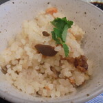 加賀屋 - 加賀遊膳　鮭ときのこの炊き込みご飯