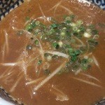 麺屋一燈 - スープ：濃厚鶏白湯魚介スープ＋オマール海老のガラ・エビみそ