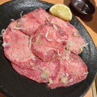 ホルモン焼肉 富や 栄店 - 