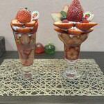 フルーツすぎ - オールあまりんパフェ（埼玉県久米原農園さん）  3種のいちごパフェ　いばらキッス（茨城県ふじえだいちご園さん）