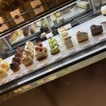 LESS by Gabriele Riva & Kanako Sakakura - 