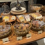 LESS by Gabriele Riva & Kanako Sakakura - 