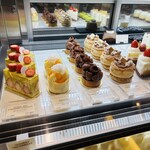 LESS by Gabriele Riva & Kanako Sakakura - 