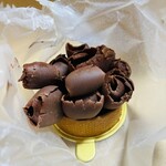 LESS by Gabriele Riva & Kanako Sakakura - 