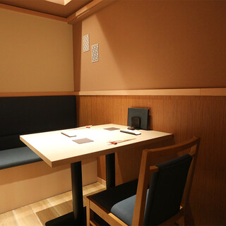 洗練された和の空間で厳選和牛を味わう