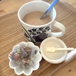 cafeひなぎく - 森のはちみつミルクティー