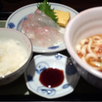 日本橋 三冨魯久汁八 - 平目刺定食  ヒラメは厚みがあり、しっかりした食感