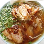 大亀食堂 - ラーメン大盛り600円　かき揚げサービス