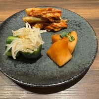 焼肉ホルモン 新井屋 にかい - キムチ