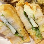 料理茶屋いそ - 今日のメイン、浮島レンコンと海老のはさみ揚げ。レンコンのシャキシャキ感と海老の旨さが印象的な一品