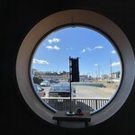 料理茶屋いそ - おしゃれな丸窓