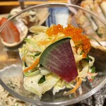 料理茶屋いそ - コールスローサラダにはトビコが散りばめられて