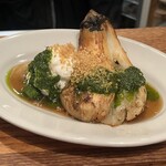 チニャーレ ヴィーノ エ パーネ - 焼き白茄子とブラータチーズ