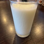 パサ - ネパール タス セットに付くラッシー