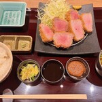 徳川町 ぶた福 - 上ヒレ