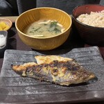 炭火焼干物定食 しんぱち食堂 - 