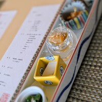 日本料理 吉祥 来間島店 - ◇　先付・鮪の湯引き、海ぶどう・ジーマーミー豆腐
                  ・ニンジンシリシリ・数の子・うりずん豆の葉のお浸し