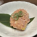 居酒屋 よんいちぜろ - ネギトロなめろう風500円