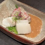 もちづき - 縞鯵　帆立　スミイカ　お造り　胡麻醤油