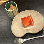 もちづき - イチゴのゼリー寄せ　黒糖アイス