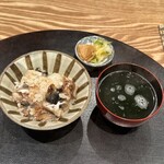 もちづき - うなぎ丼　アオサ汁　香の物