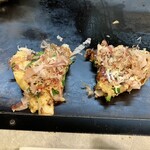 いか玉屋プラスアルファー - ねぎ焼き…切る前の大迫力の状態を撮りたかった