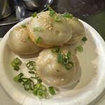 ダパイダン105 - 焼小籠包４個　７０４円（税込）