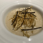 フランス料理 ル・クール - ごぼうと蓮根のスープ　ホタテのベニエ