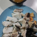 明石鮮魚店 - 料理写真:お皿に盛り付け1パックこれで千円