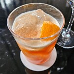 THE COSMOPOLITAN GRILL BAR TERRACE - シンガポールスリング