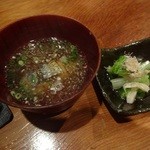 大塚 みや穂 - お通しの焼き鯖の椀物に山東菜のおひたし