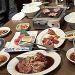 神戸牛焼肉と冷やしピーマン 金肉屋 - 