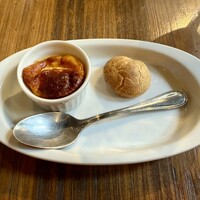 BISTRO FAVORI 代官山 - パルミジャーノのグジュール　ロースハムと玉ねぎのクラフティ