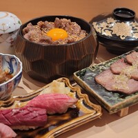 牛肉寿司と牛タン焼き付 仙台牛のすき焼き重