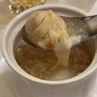個室中華 頤和園 溜池山王店 - フカヒレとタラバ蟹入り湯葉と蕪の蒸しスープ