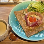 TRIP - きのこと生ハム･こだわり卵とチーズのガレット＆暮らしのスープ(無添加こうじみそのスープ)