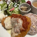 RISE ON CAFE - チキンパルミジャーノプレート