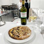 ドンブラボー - ピザ（カカオマヨコーン＆サーモンカチョエペペ）＠3,410円