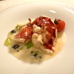 フレンチ ベイ・ビュー - オマール海老　ポワローとキャビアのナージュ仕立て