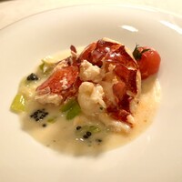 フレンチ ベイ・ビュー - オマール海老　ポワローとキャビアのナージュ仕立て