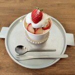 comugi - いちごのトライフル