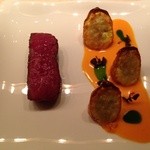 Jean-Georges Tokyo - 飛騨牛A5のシアード ゴールドバー スクワッシュ パルメザン 沖縄ハバネロエマルジョン