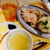 オ・プレチェネッラ - シンガポールチキンライス
