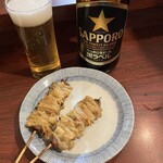 野毛末広 - 瓶ビールとりかわ(鶏皮)
