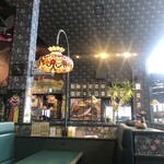 ラッキーピエロ 峠下総本店 - 内観広い