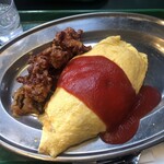 ラッキーピエロ 峠下総本店 - 人気no.1チャイニーズチキンオムライス（957円税込）