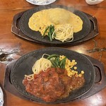 モンブラン 浅草店 - 上は連れのオランダ風（濃厚チーズソース）