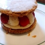 Saint Denis Cafe - 春頃に食べた苺のミルフィーユ
