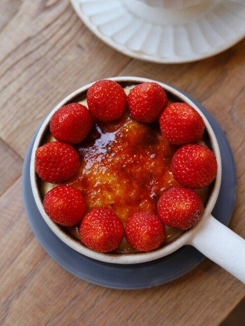 いちごグラタン様 sica_okashi シカシカ いちごのグラタン ¥1500 🌷下にもたっぷり